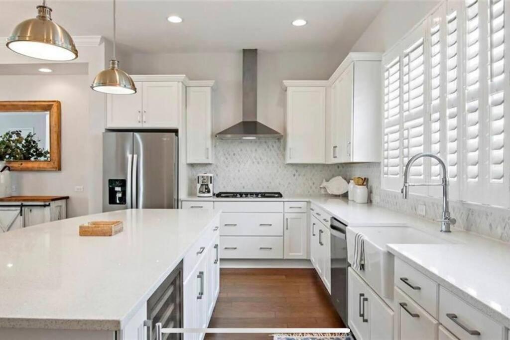 Luxurious Modern Townhouse Right Across Beach!! Table Tennis سانت بيتي بيتش المظهر الخارجي الصورة