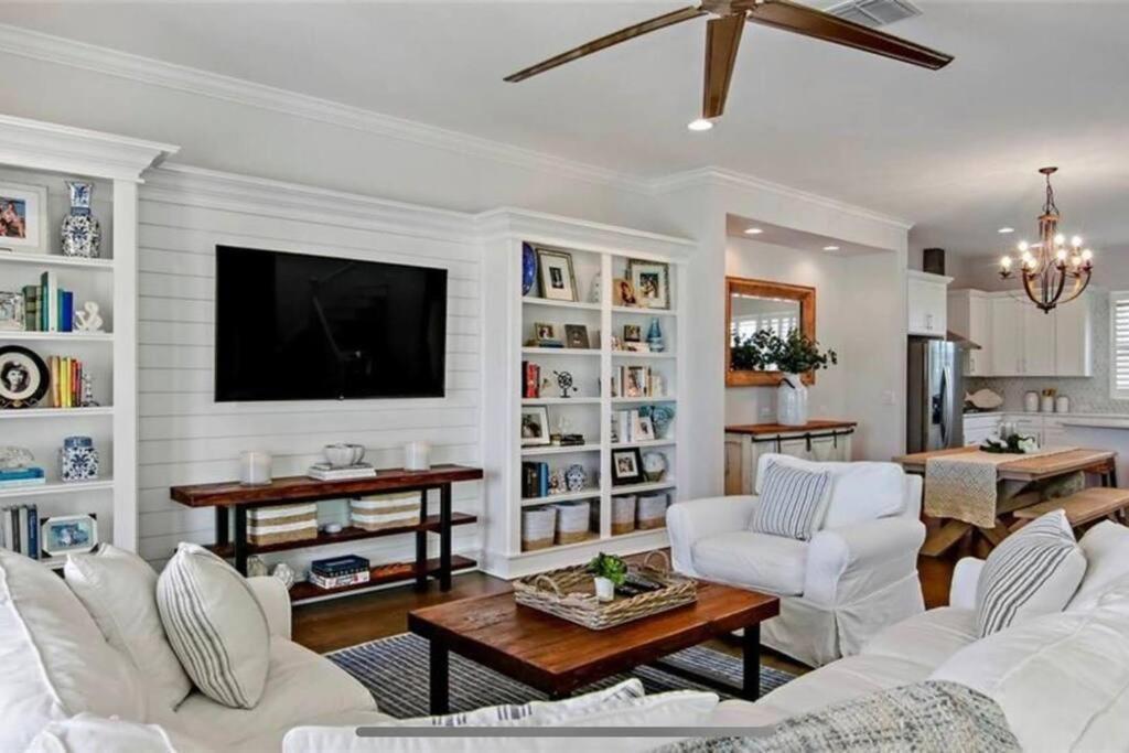 Luxurious Modern Townhouse Right Across Beach!! Table Tennis سانت بيتي بيتش المظهر الخارجي الصورة