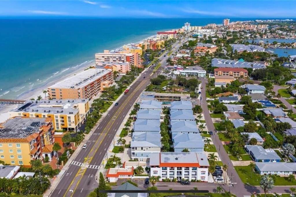 Luxurious Modern Townhouse Right Across Beach!! Table Tennis سانت بيتي بيتش المظهر الخارجي الصورة